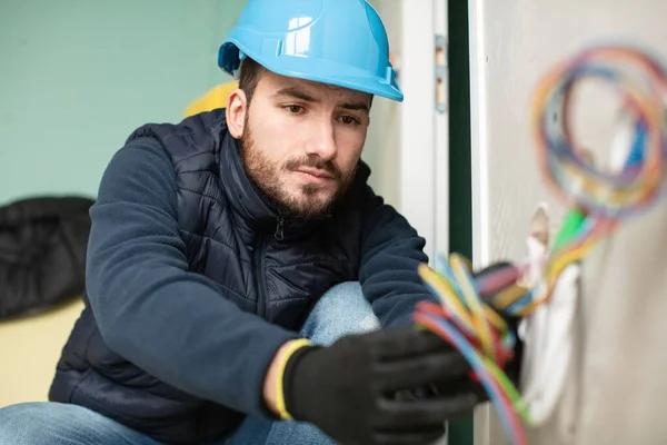 Expert Troubleshooting with Skilled Electrician Services