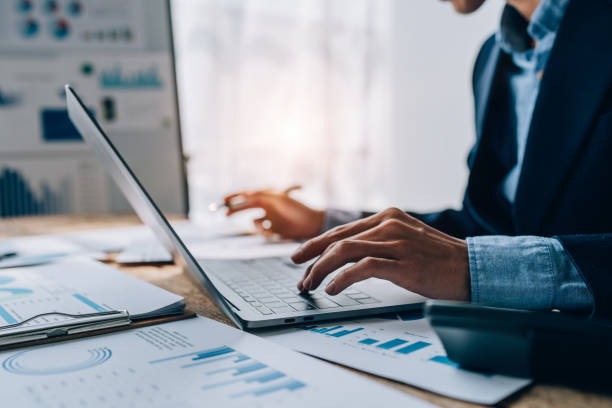 Save Time and Money with a Fractional Bookkeeping Service