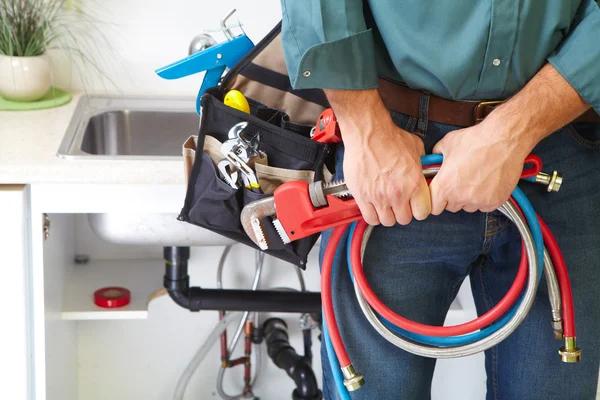 Simple Steps for Managing an Unexpected Plumbing Emergency at Home