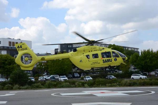 Safe and comfortable journeys with long distance medical transport